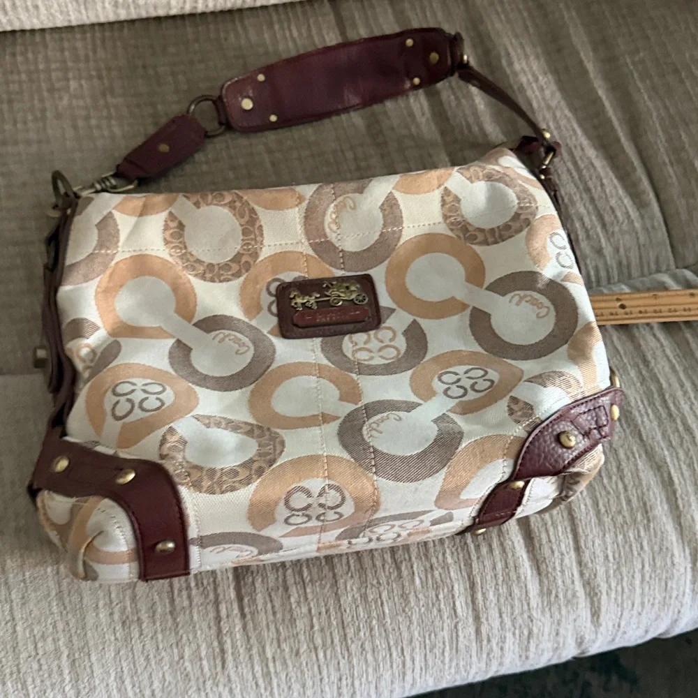 Coach Signature Canvas Shoulder Bag - Cream and Brown shoulder strap included - Picture 8 of 8